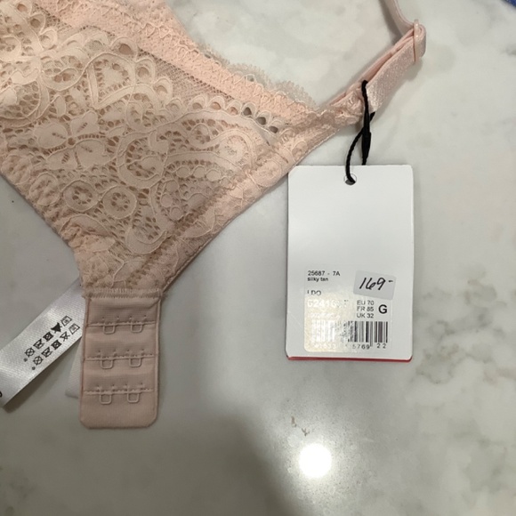 Bras - Picture 6 of 6